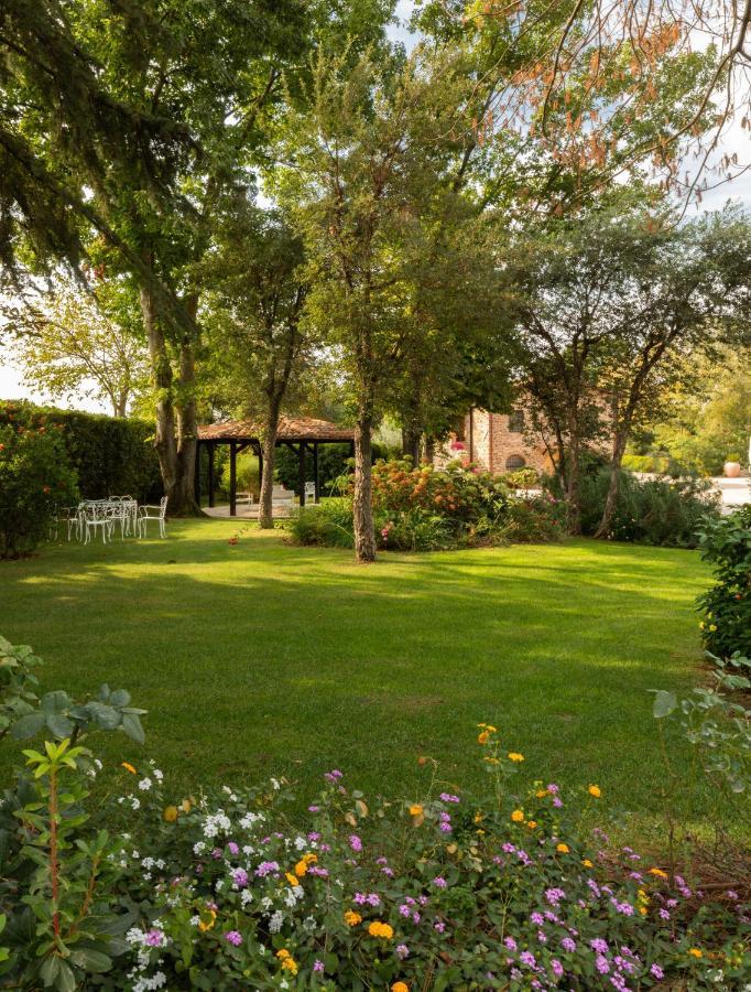 Hotel Antico Borgo Molino 7Cento Vicino Ai Giardini Di Ninfa Cori Exterior foto